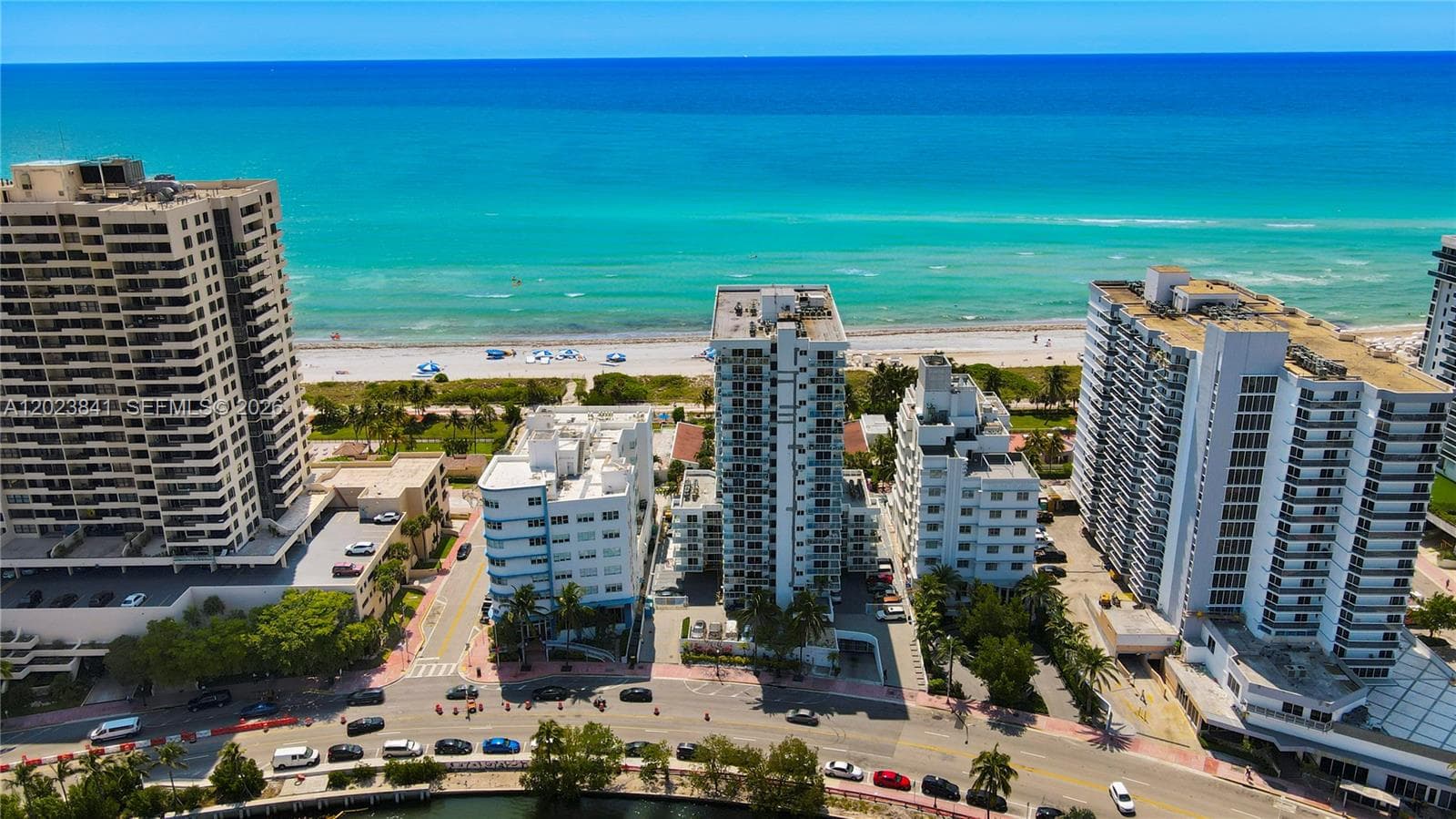 A12023841 — Miami Beach — 29