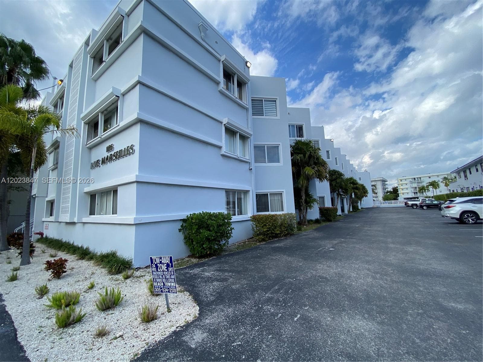 A12023847 — Miami Beach — 13
