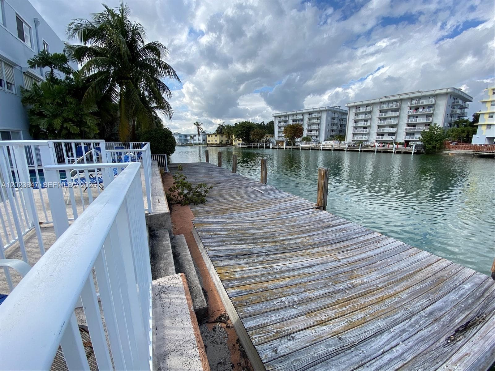 A12023847 — Miami Beach — 17