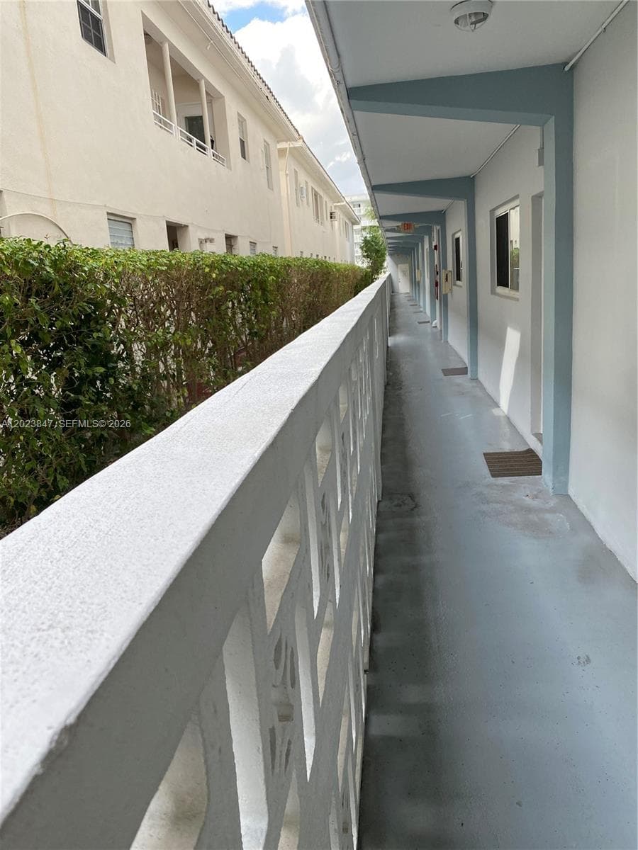 A12023847 — Miami Beach — 20
