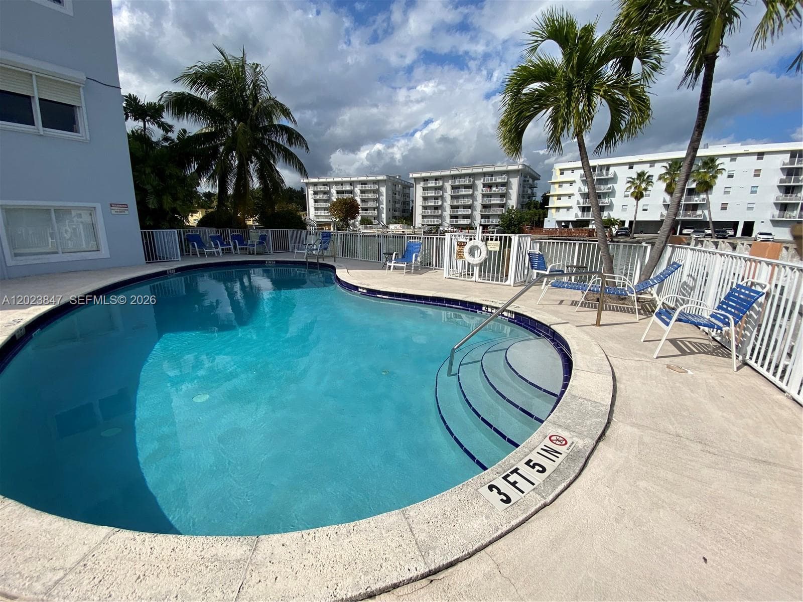 A12023847 — Miami Beach — 18