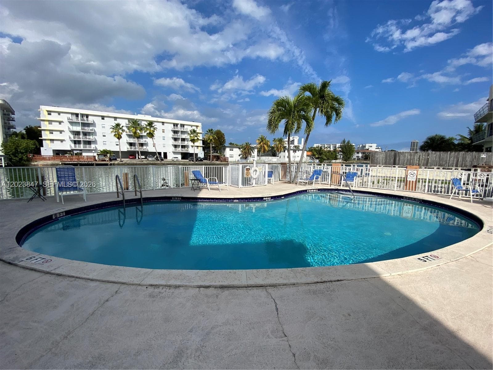 A12023847 — Miami Beach — 19