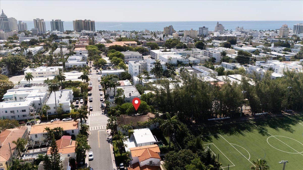 A12023899 — Miami Beach — 3