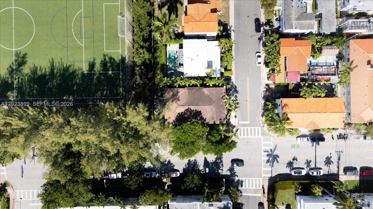 A12023899 — Miami Beach — 20