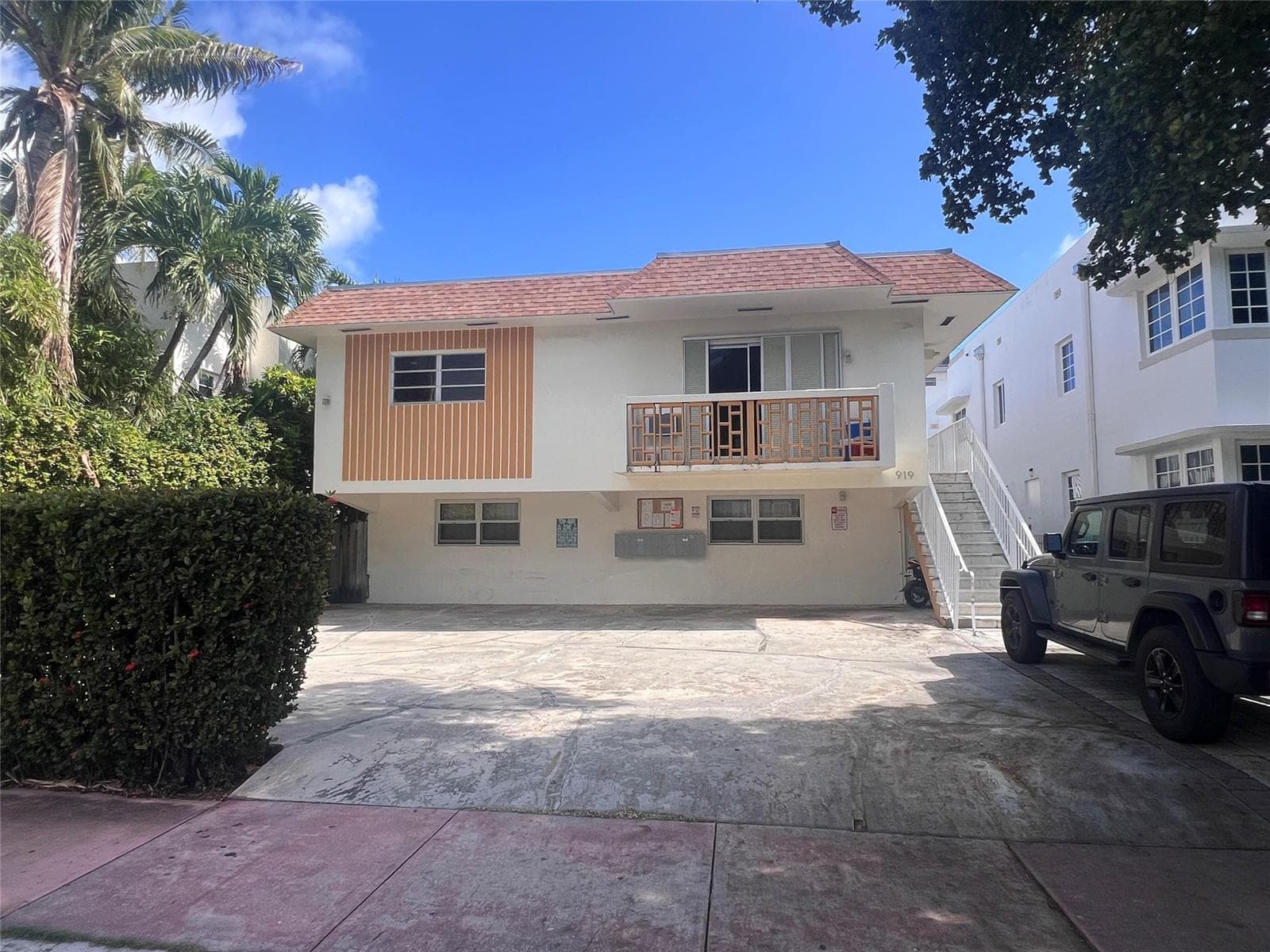 B26031886 — Miami Beach