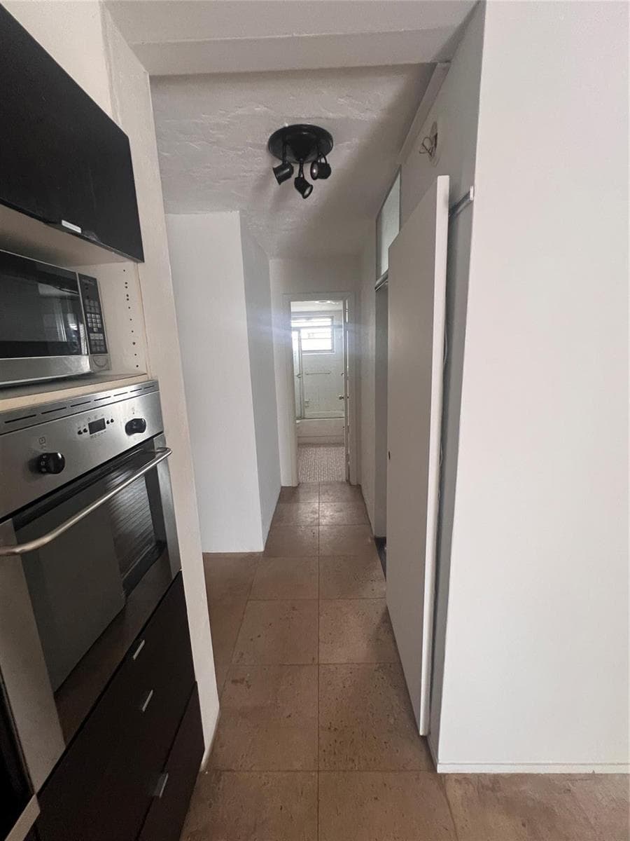 B26031886 — Miami Beach — 5
