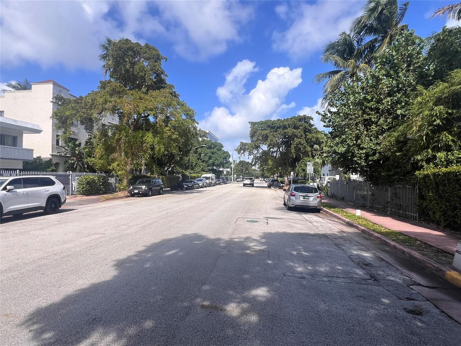B26031886 — Miami Beach — 10