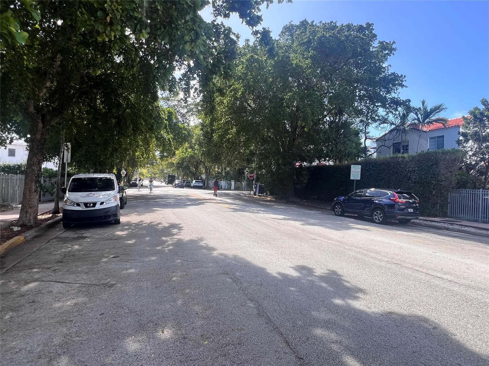 B26031886 — Miami Beach — 11