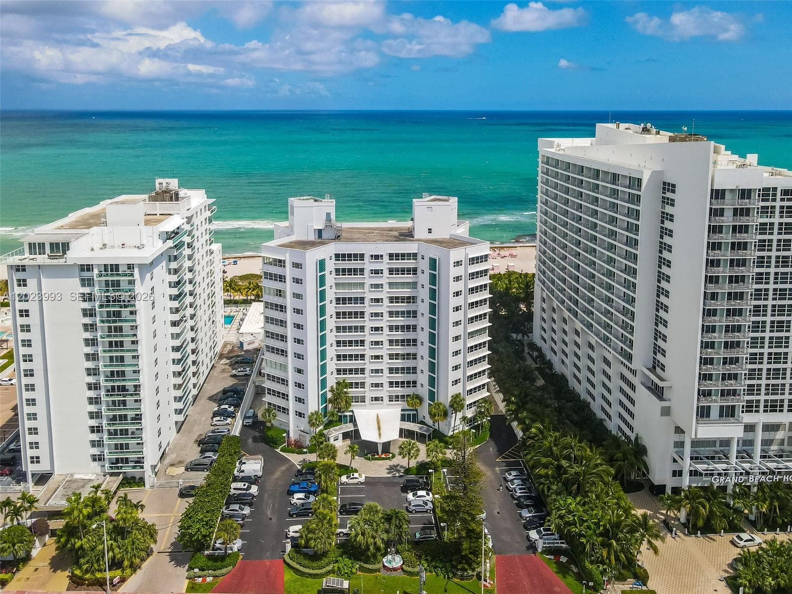 A12023993 — Miami Beach — 20
