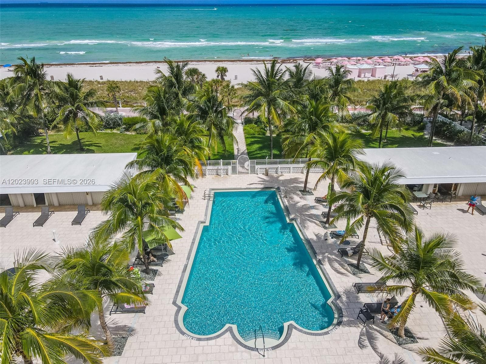 A12023993 — Miami Beach — 24
