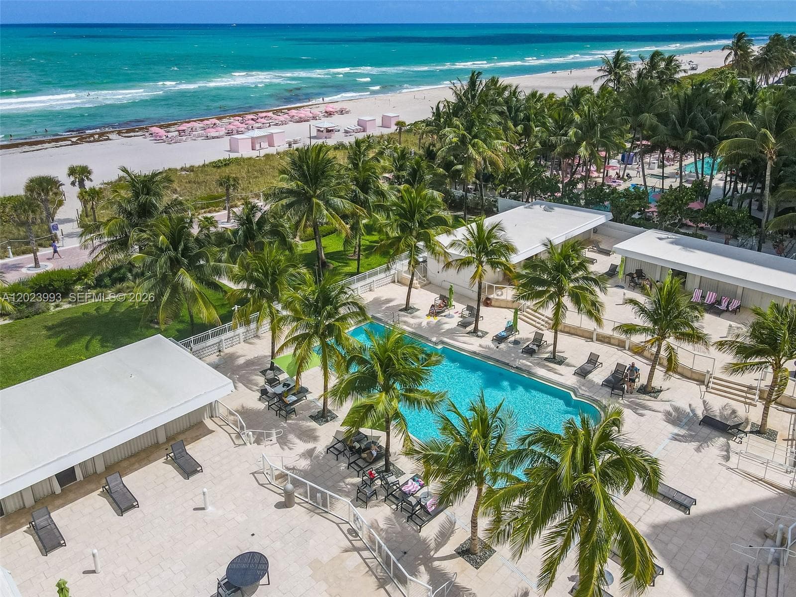 A12023993 — Miami Beach — 25