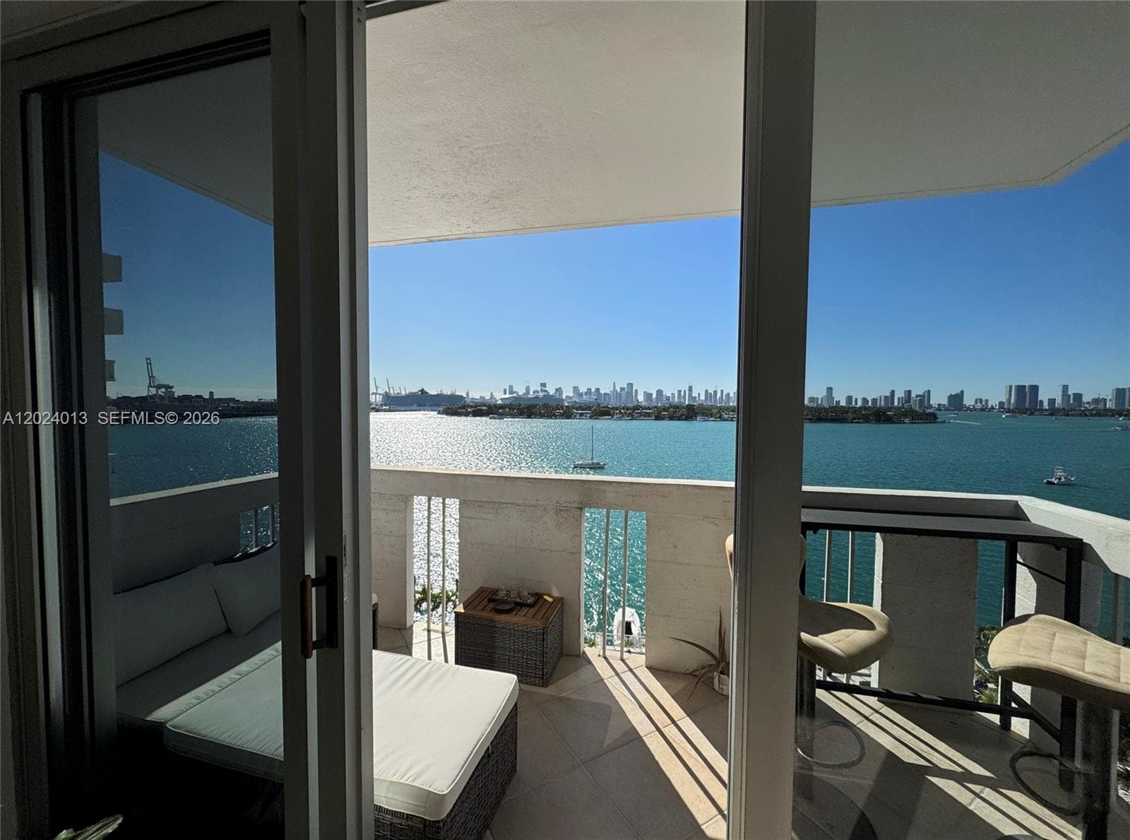 A12024013 — Miami Beach — 6