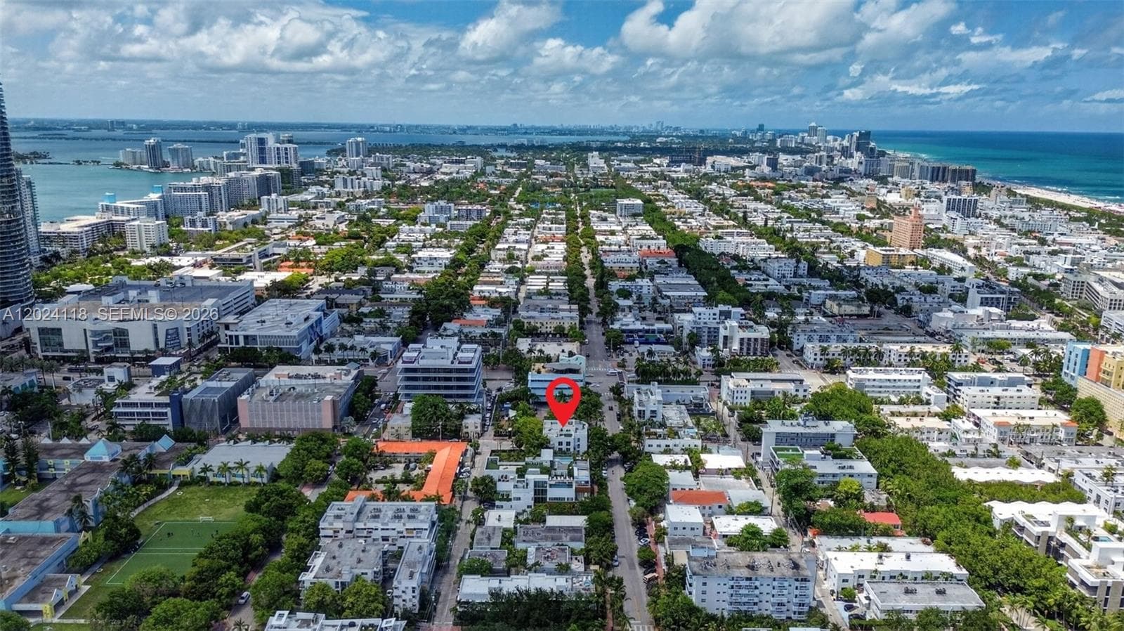 A12024118 — Miami Beach — 43