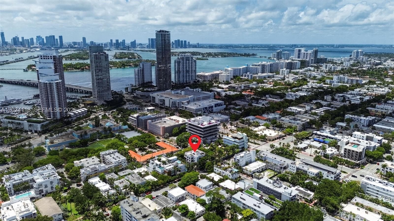 A12024118 — Miami Beach — 44