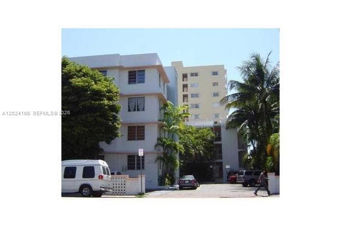 A12024166 — Miami Beach