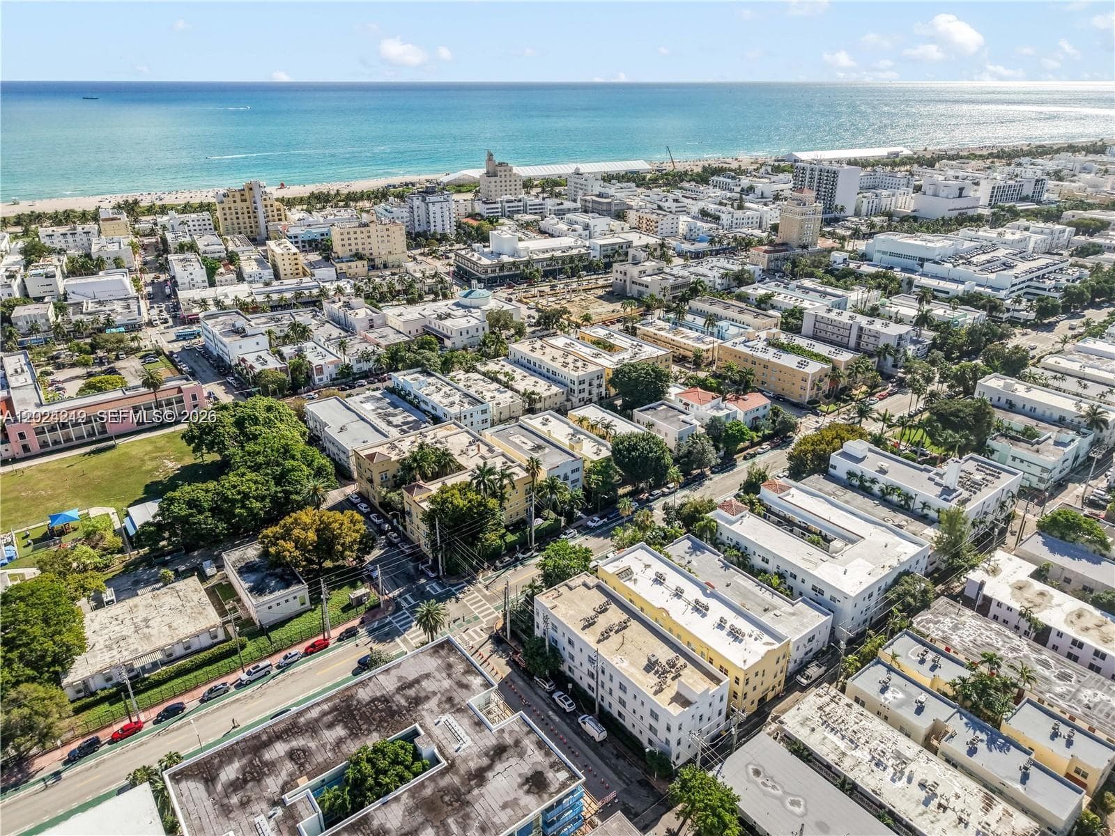 A12024219 — Miami Beach — 22