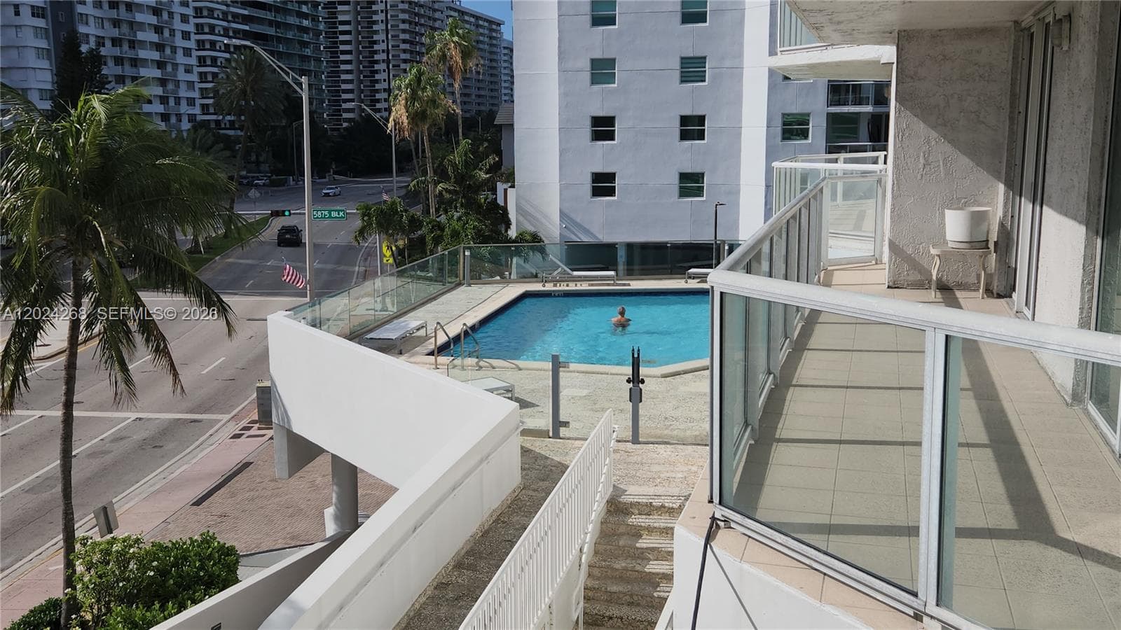 A12024268 — Miami Beach — 80
