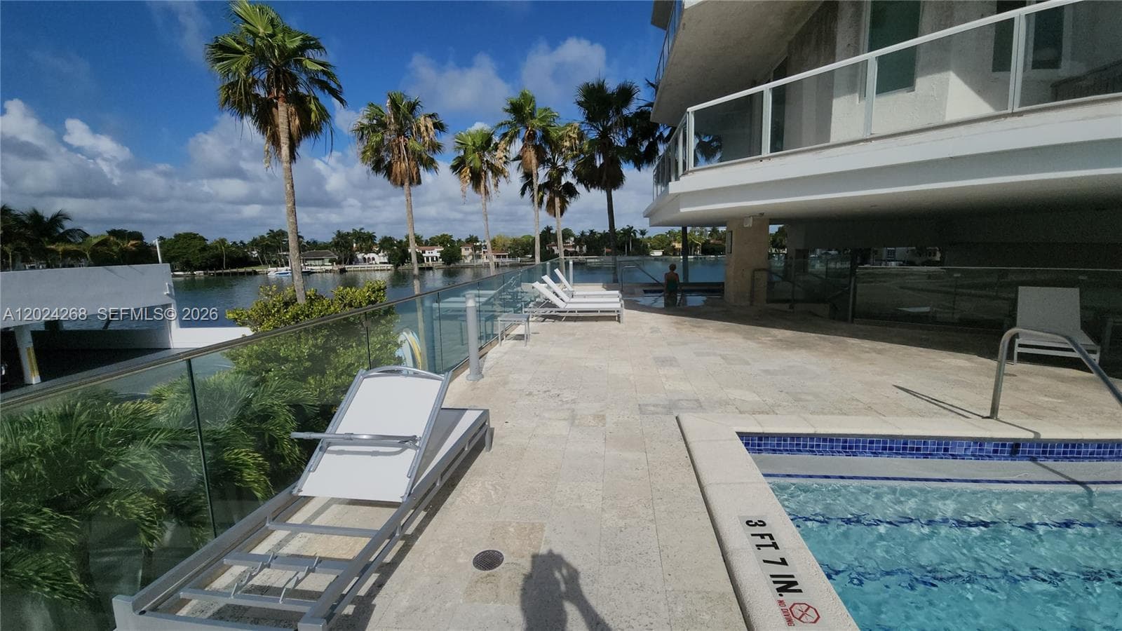 A12024268 — Miami Beach — 63