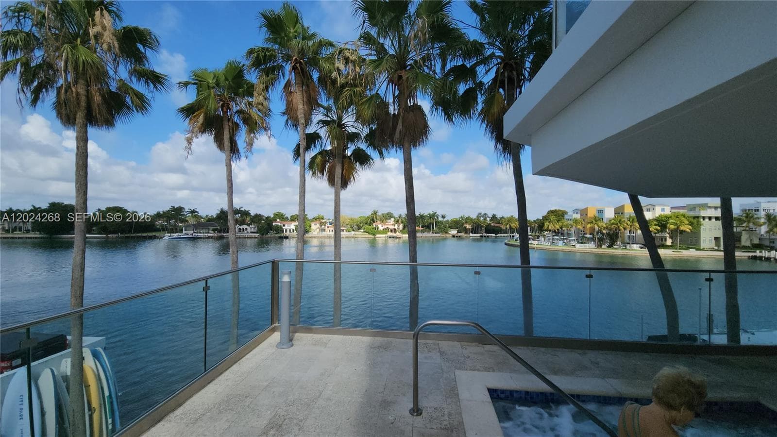 A12024268 — Miami Beach — 64