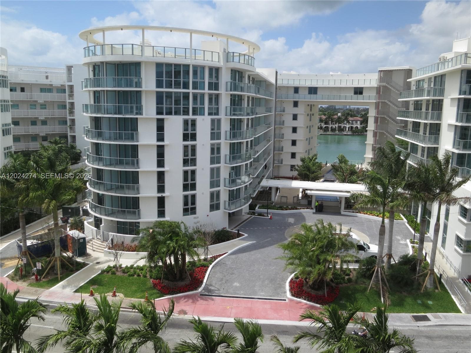 A12024274 — Miami Beach