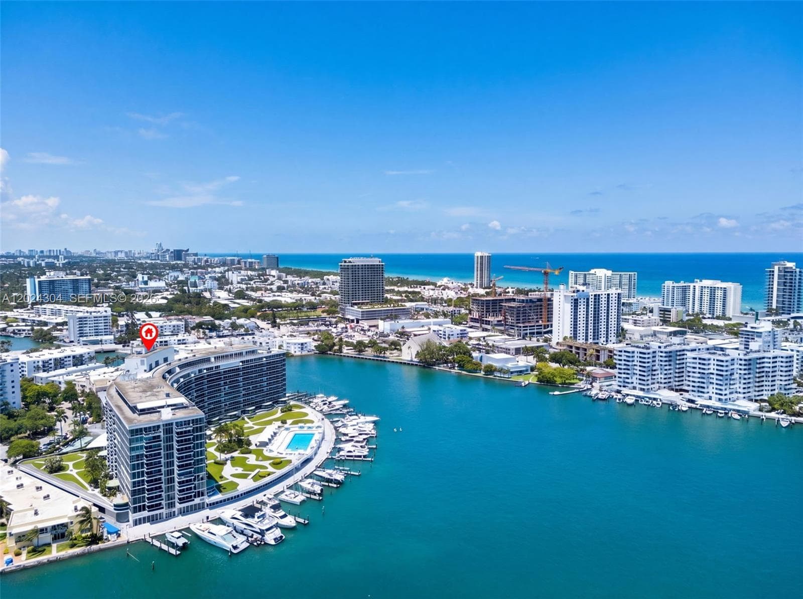 A12024304 — Miami Beach — 20