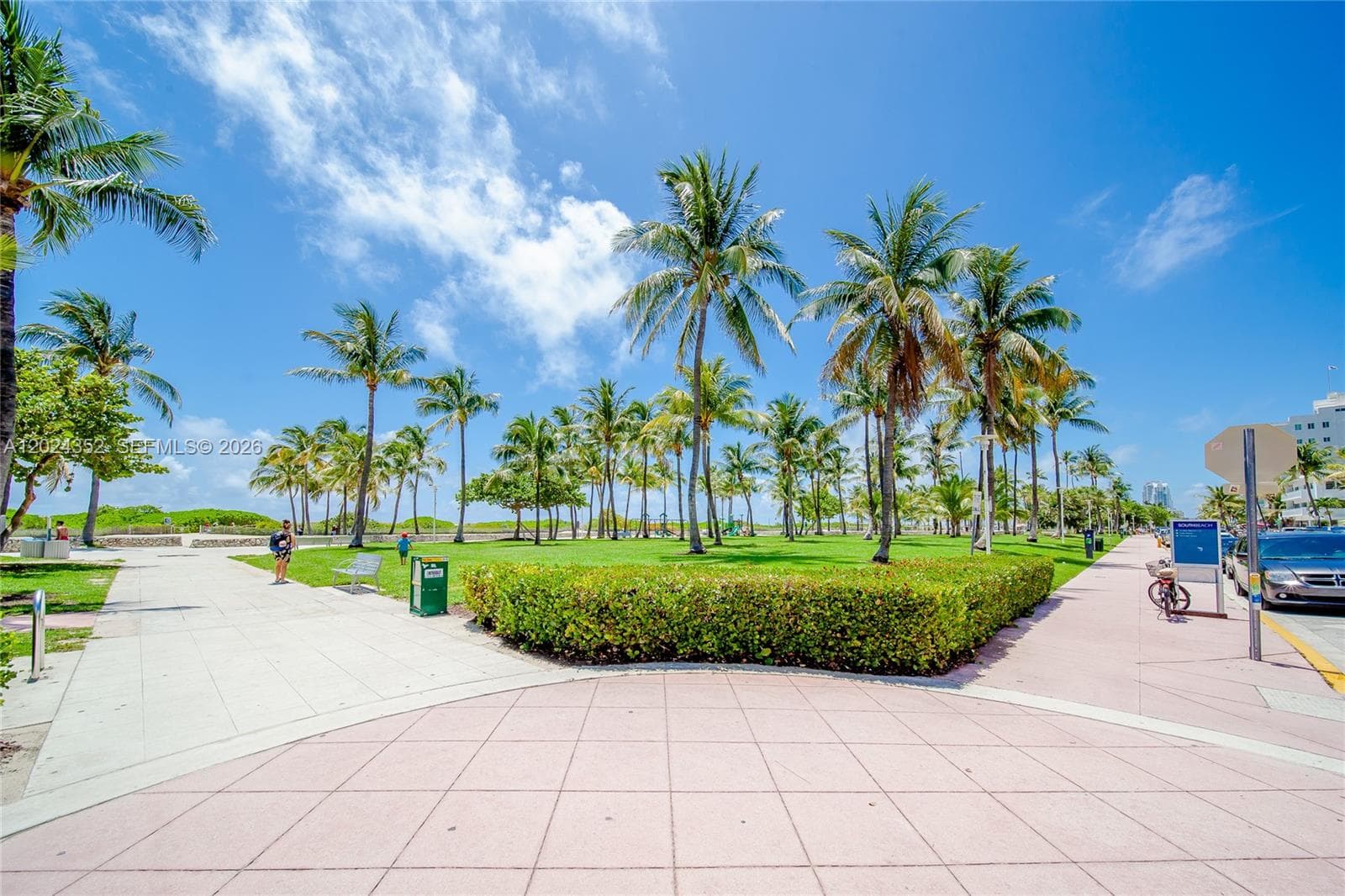 A12024352 — Miami Beach — 32