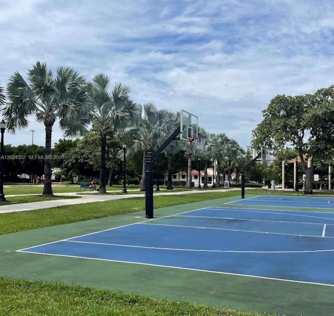 A12024352 — Miami Beach — 30