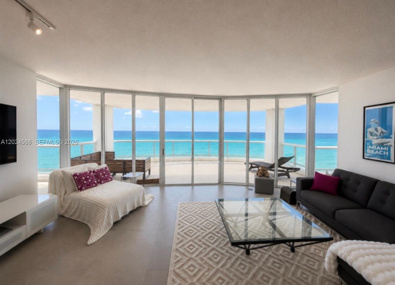 A12024566 — Miami Beach — 2