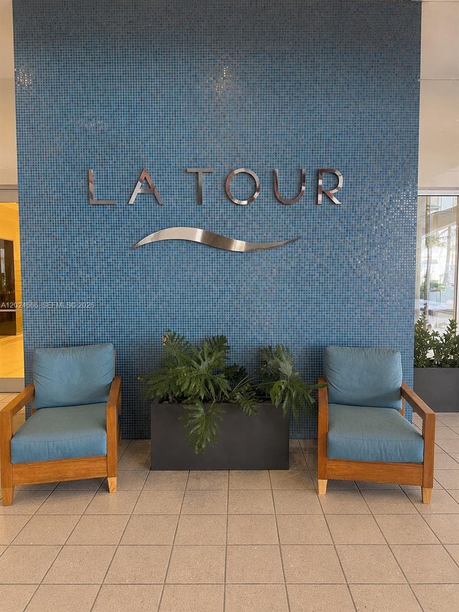 A12024566 — Miami Beach — 22