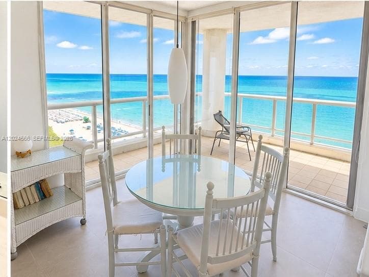 A12024566 — Miami Beach — 8