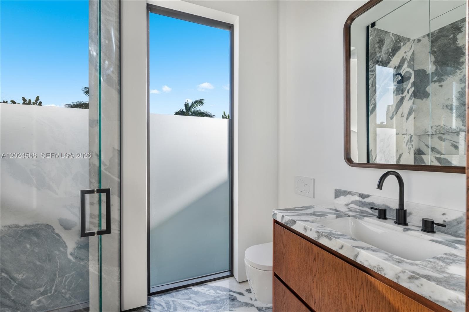 A12024568 — Miami Beach — 49