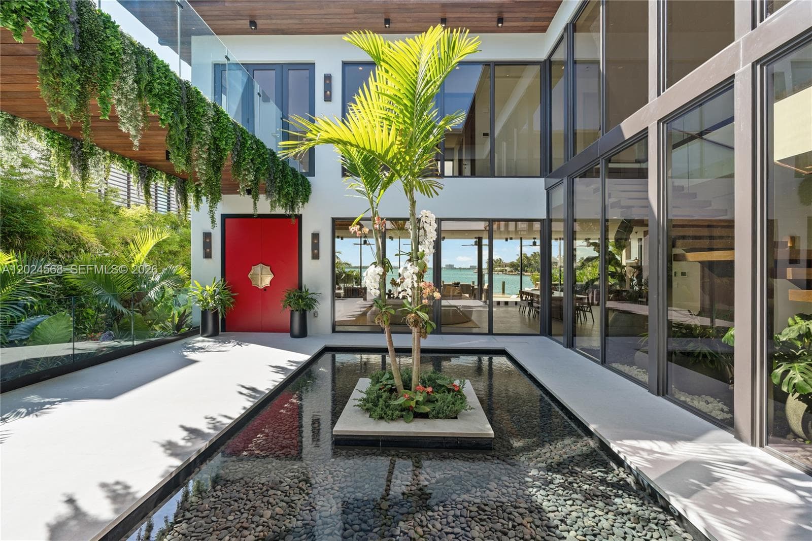 A12024568 — Miami Beach — 21