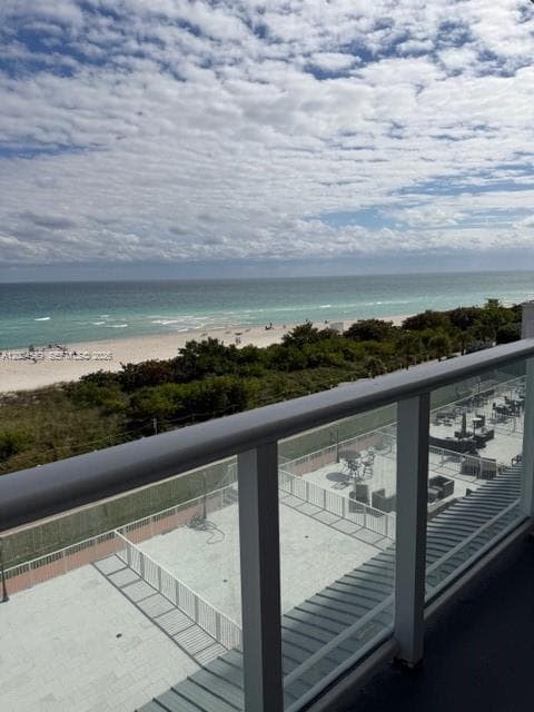 A12024589 — Miami Beach — 6