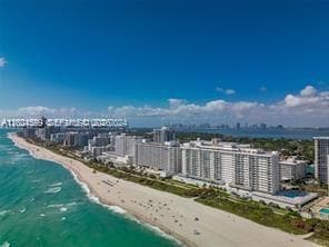 A12024589 — Miami Beach — 25