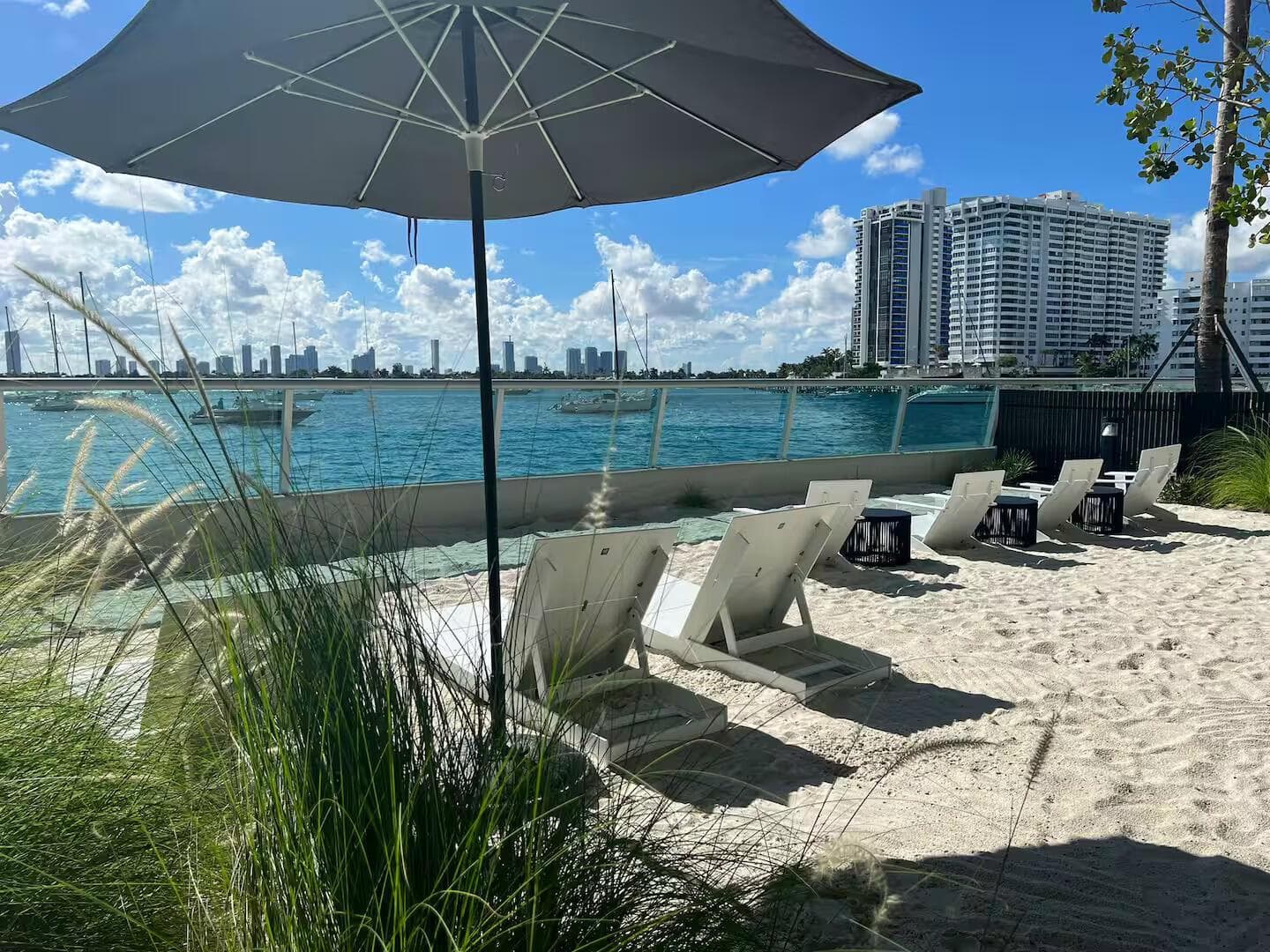 B26032477 — Miami Beach — 23