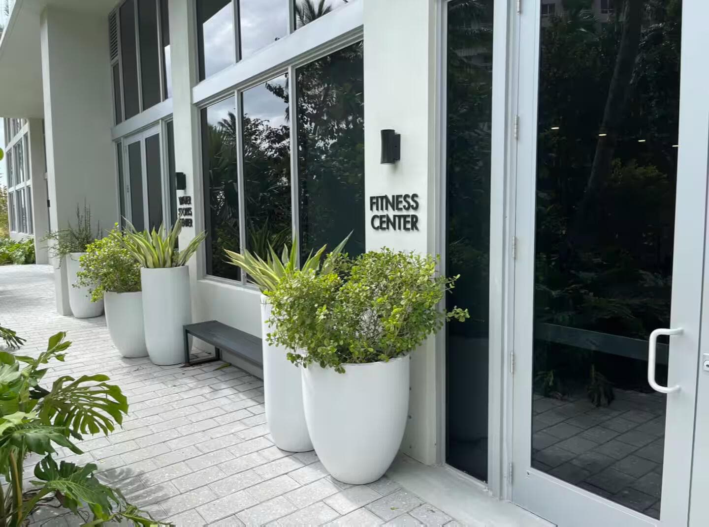 B26032477 — Miami Beach — 30