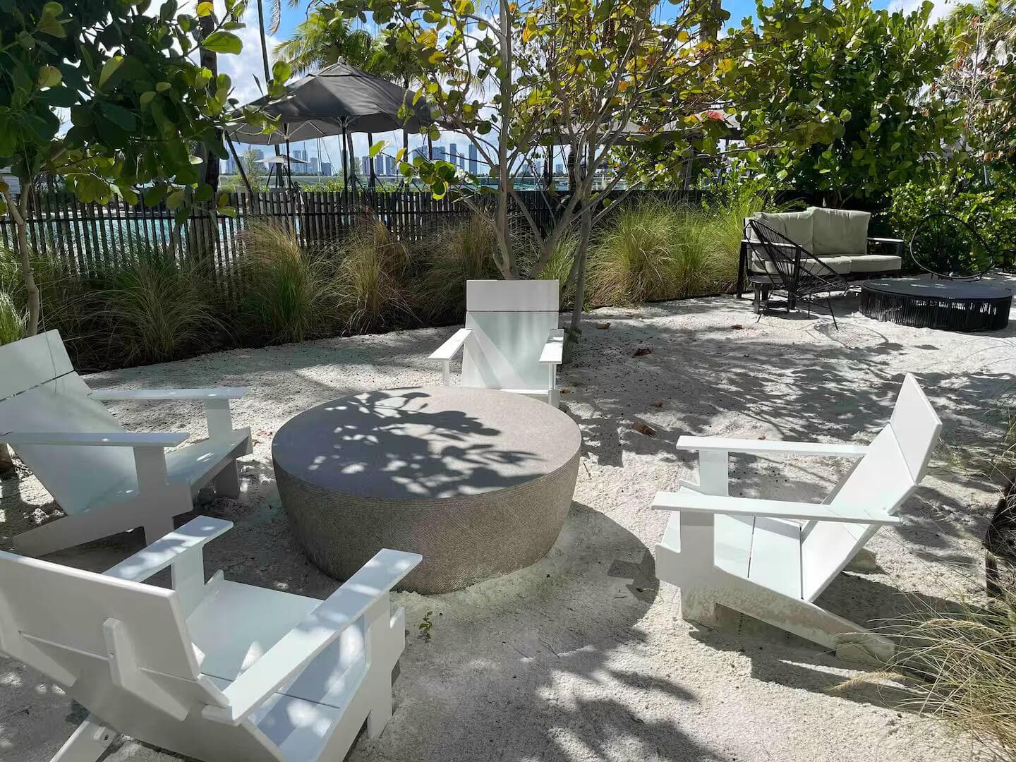 B26032477 — Miami Beach — 41