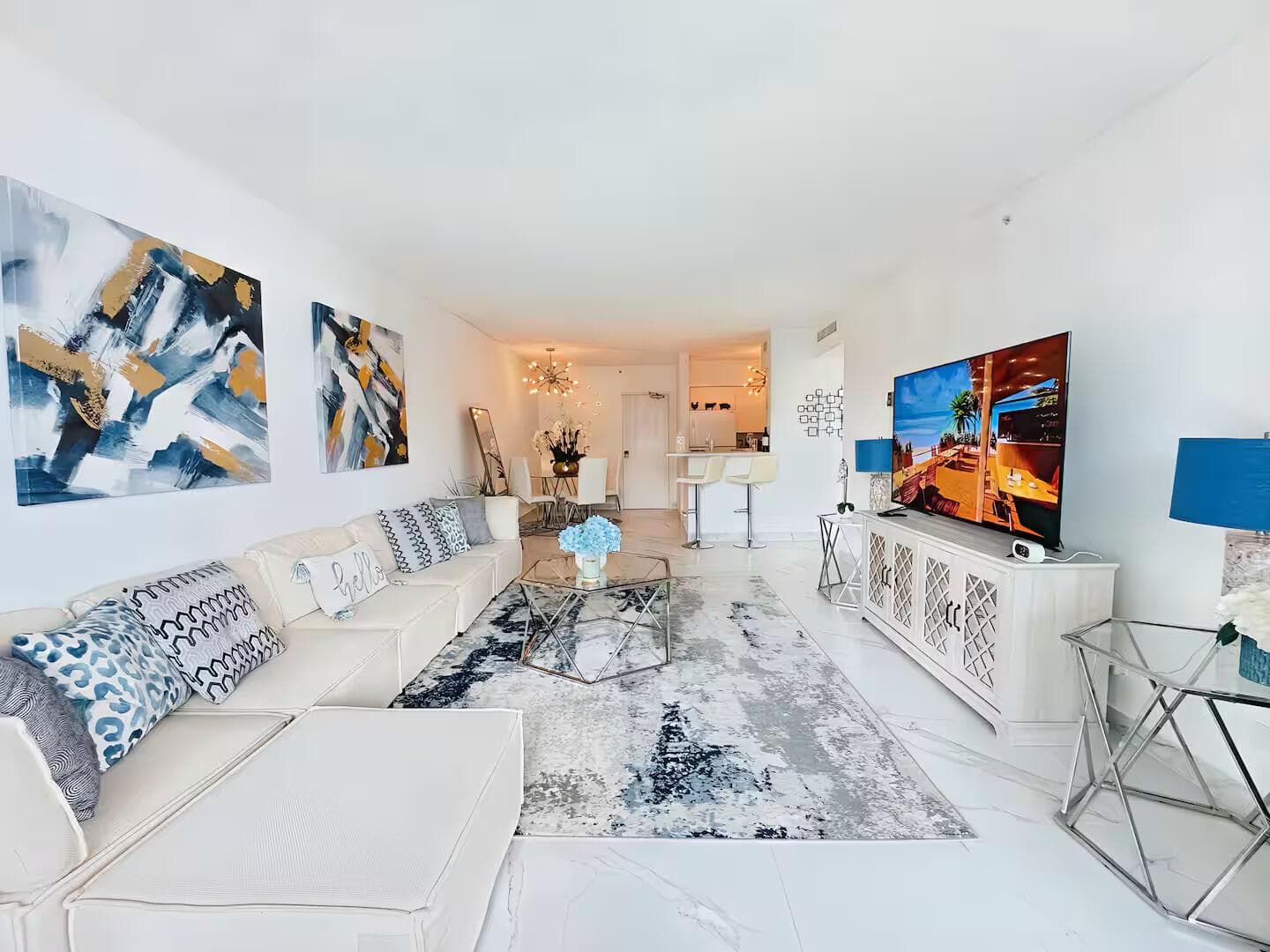 B26032477 — Miami Beach — 19