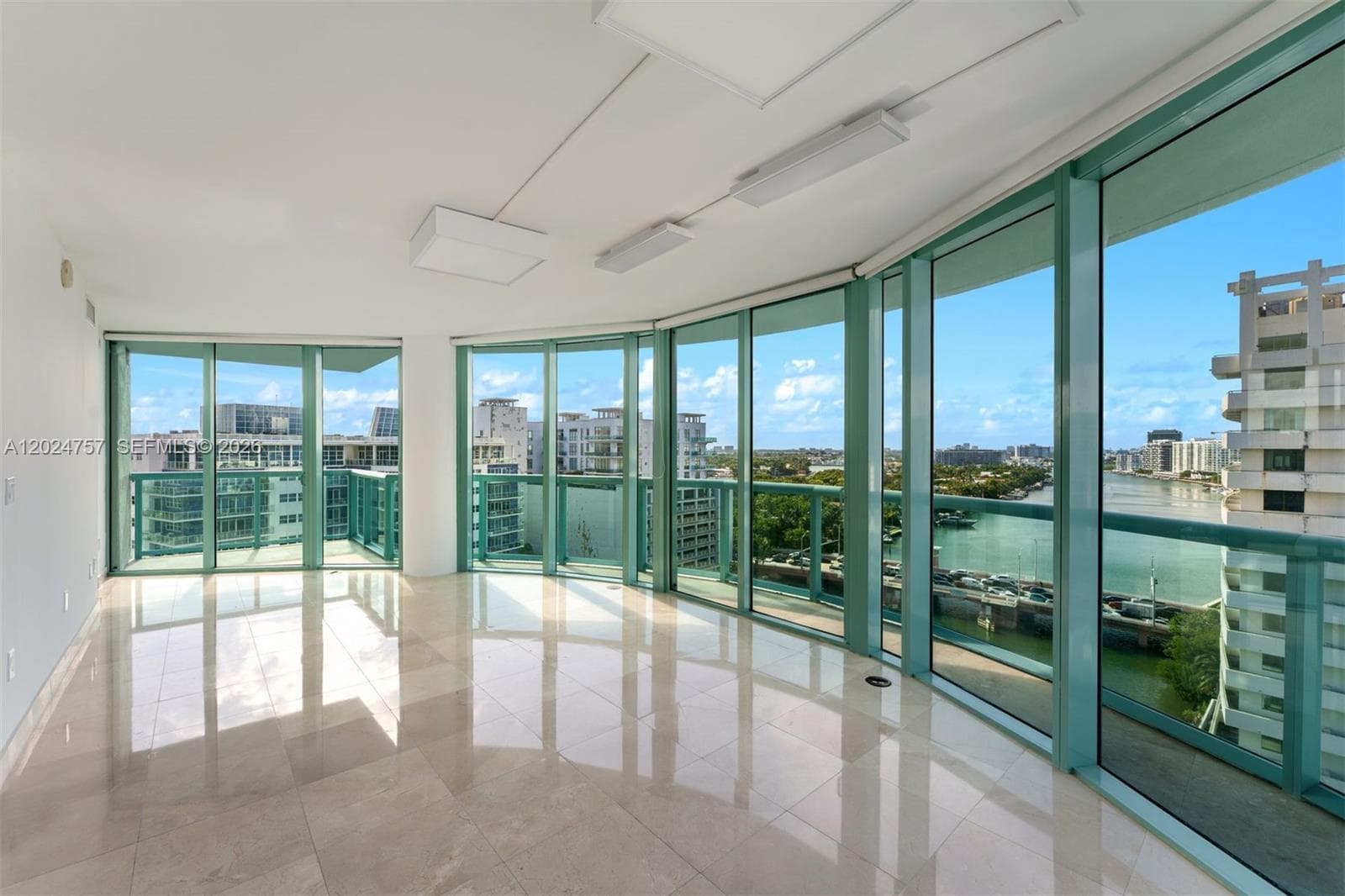 A12024757 — Miami Beach — 3
