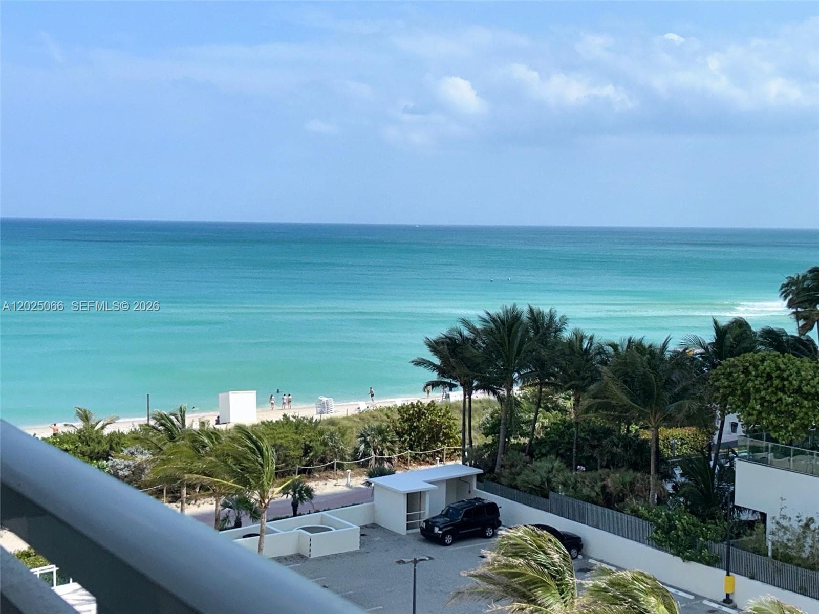 A12025066 — Miami Beach — 32