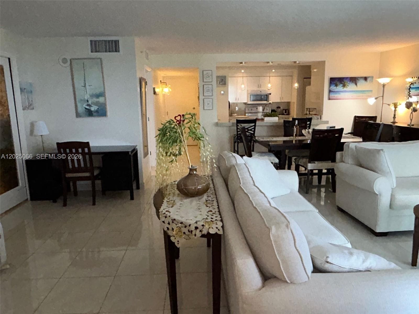 A12025066 — Miami Beach — 20