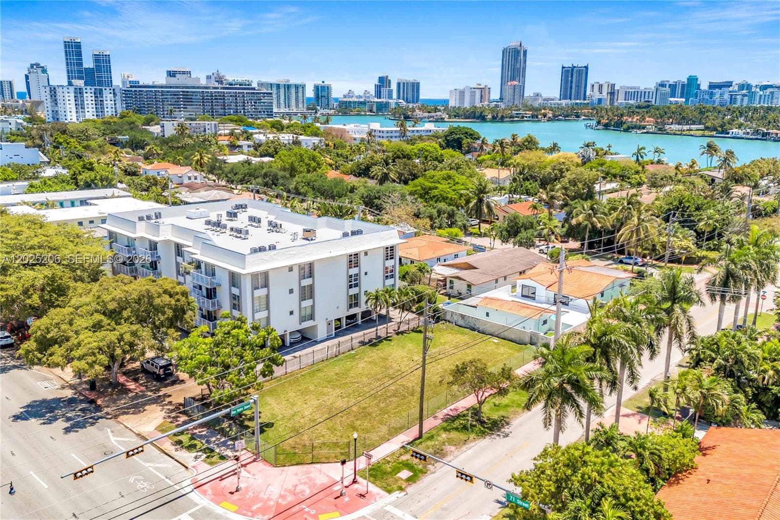 A12025206 — Miami Beach