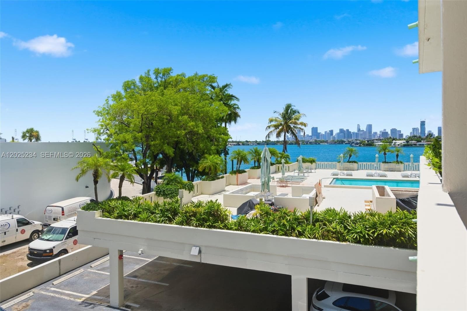 A12025234 — Miami Beach