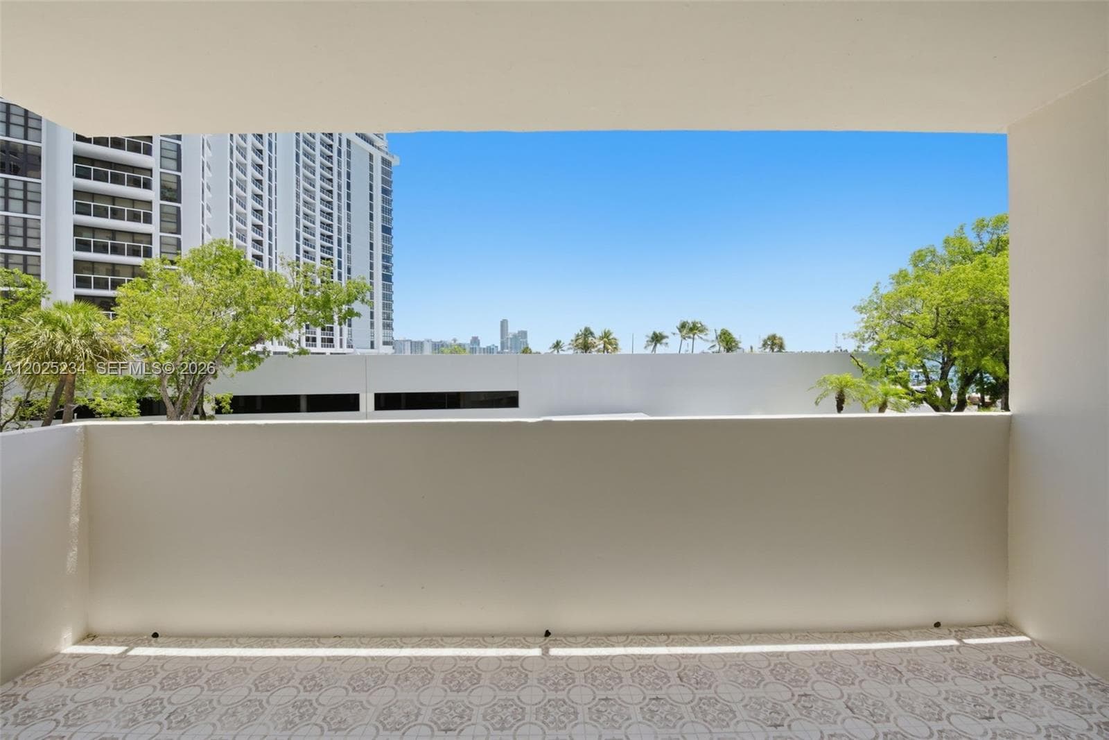 A12025234 — Miami Beach — 10