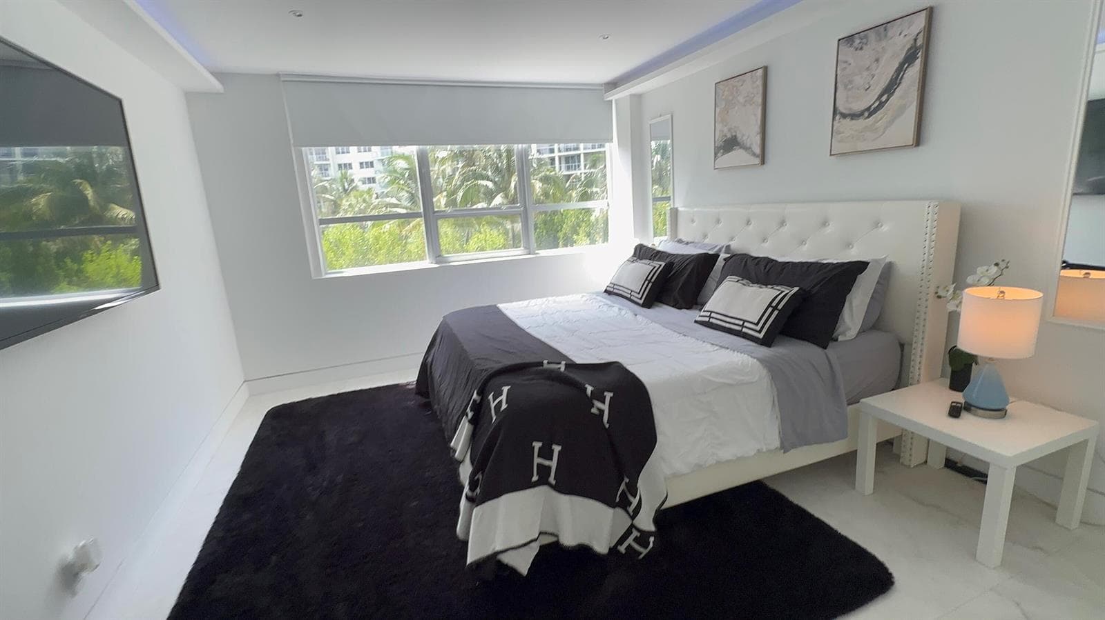 B26032873 — Miami Beach — 42