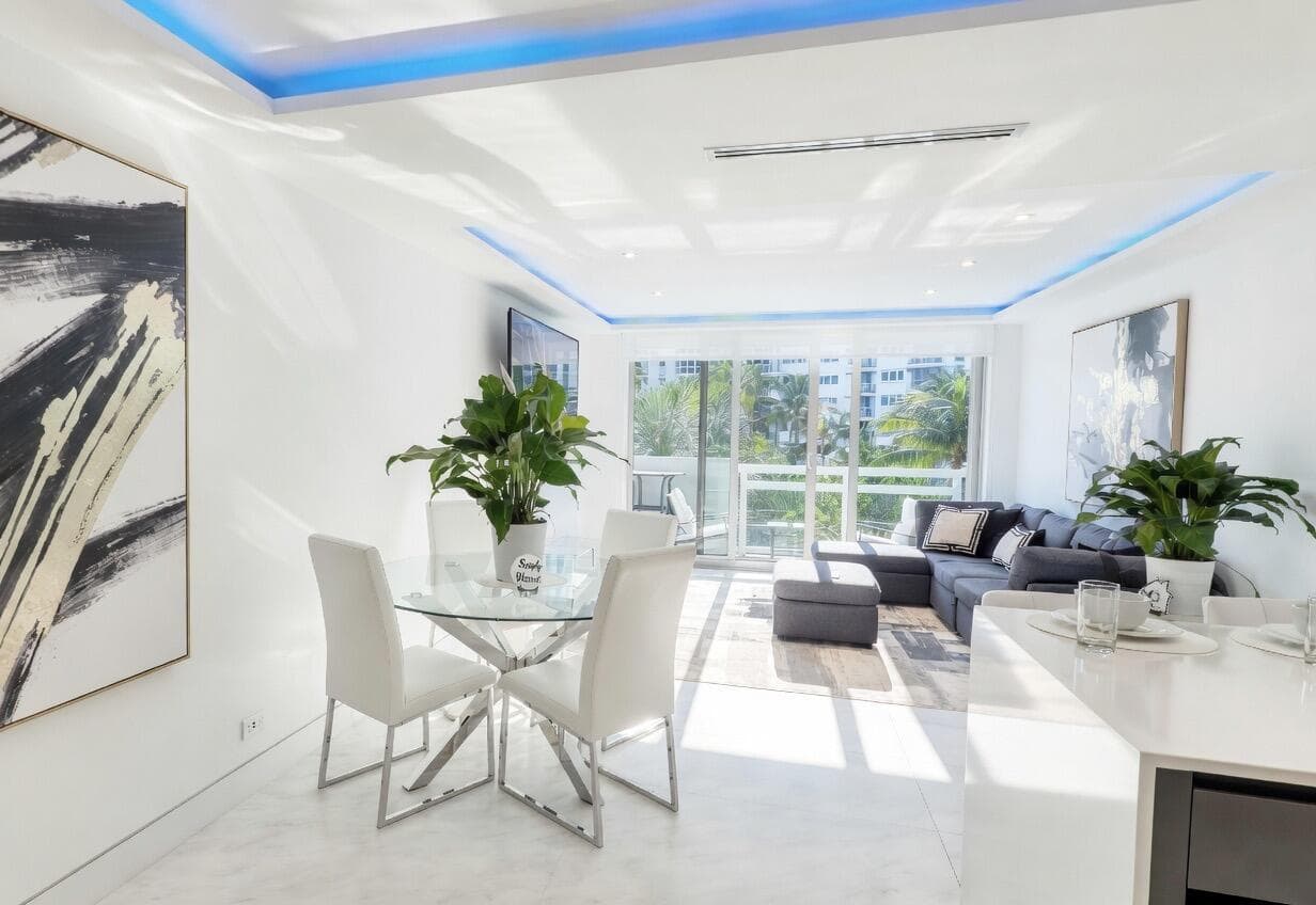 B26032873 — Miami Beach