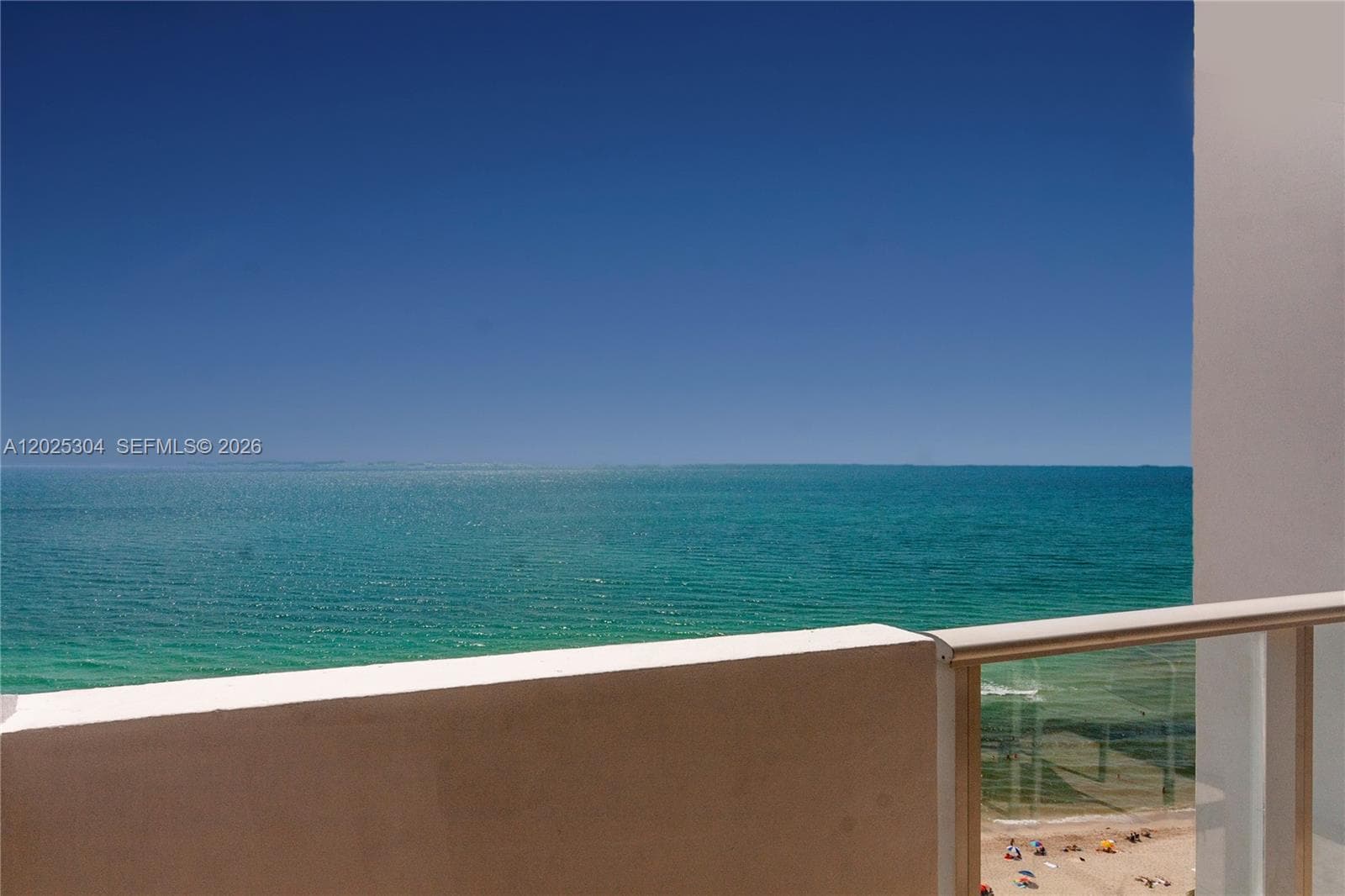 A12025304 — Miami Beach — 13