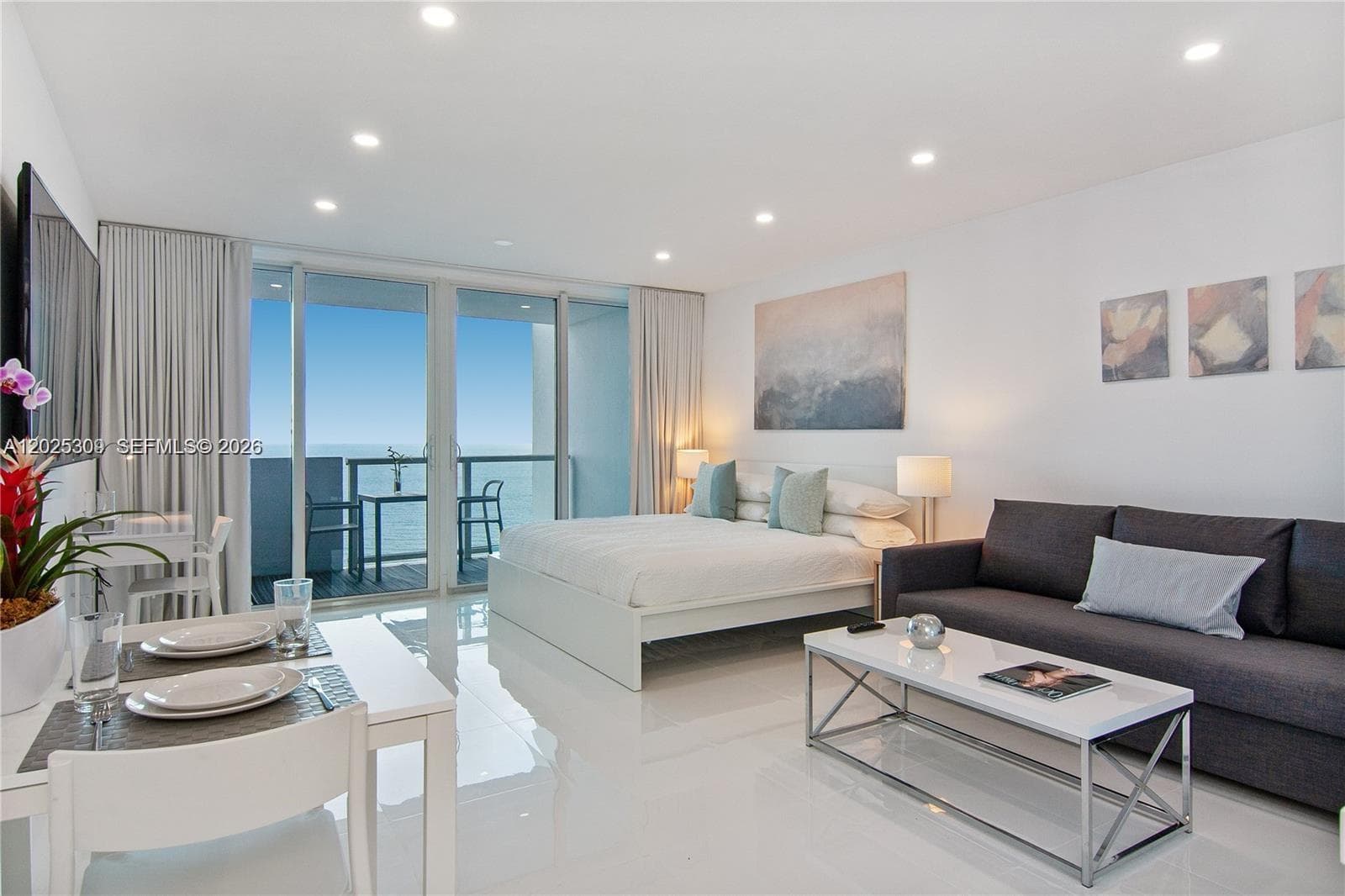 A12025309 — Miami Beach