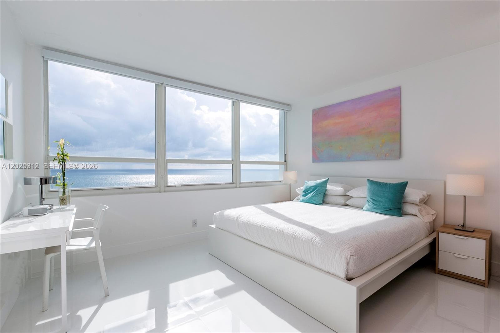 A12025312 — Miami Beach