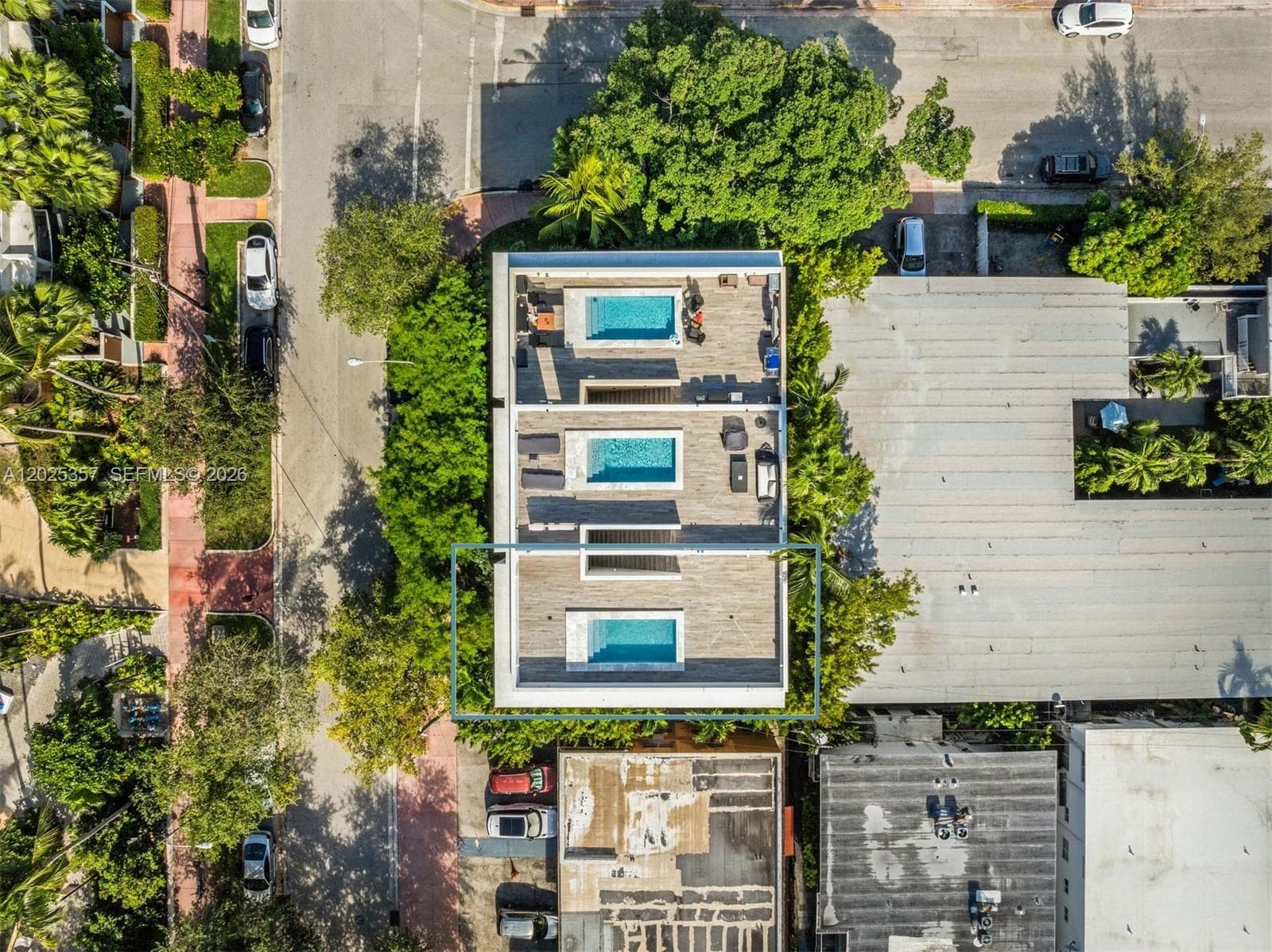 A12025357 — Miami Beach — 43